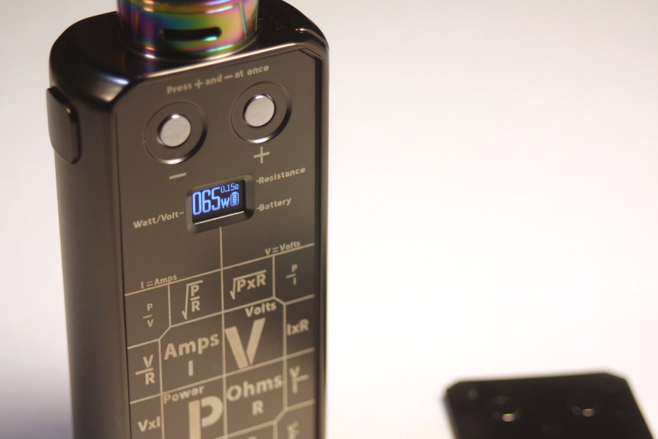 augvape druga foxy vape mod display screen and hidden button panel