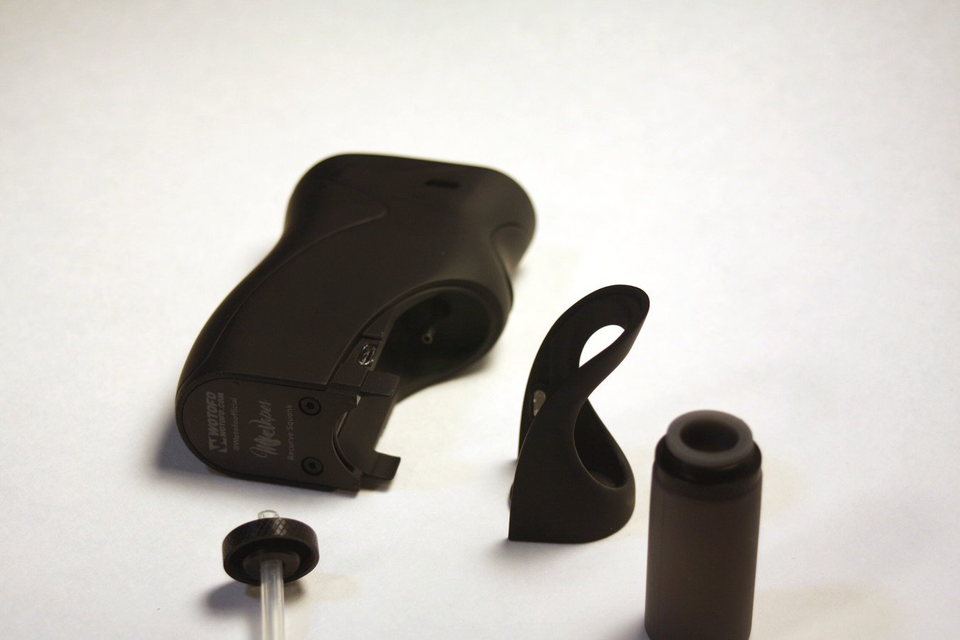 wotofo recurve squonk mod with squonk bottle and bottom feed system shown