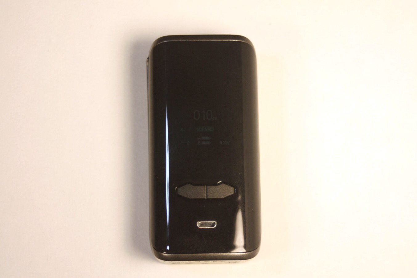 a front view of the Augvape VX200 two battery box mod