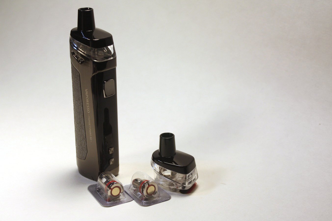 Vaporesso PM80SE vape pod with spare pod and two mesh coils