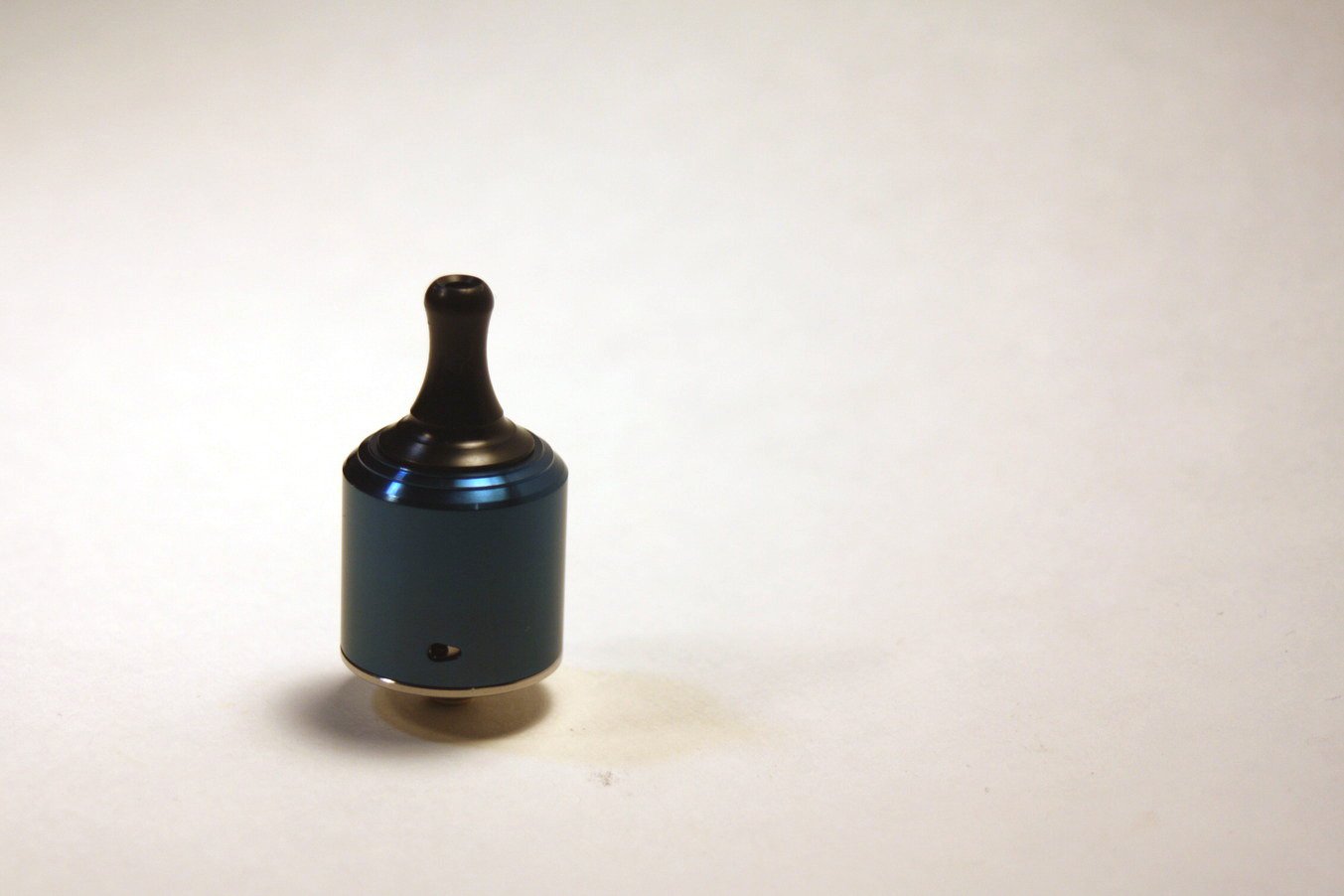 wotofo STNG mtl RDA with contoured 510 drip tip and single airflow inlet